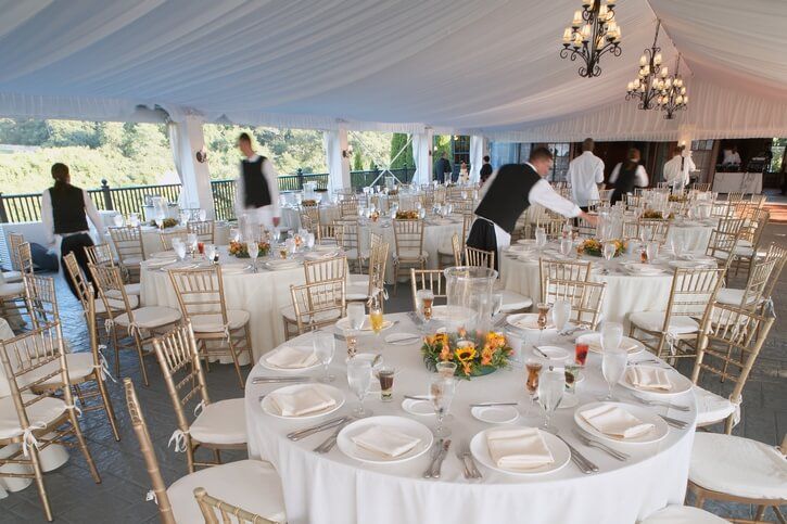 Rounded Table with Tablecloth — Newtown, PA — Piccolo Trattoria Italian Catering