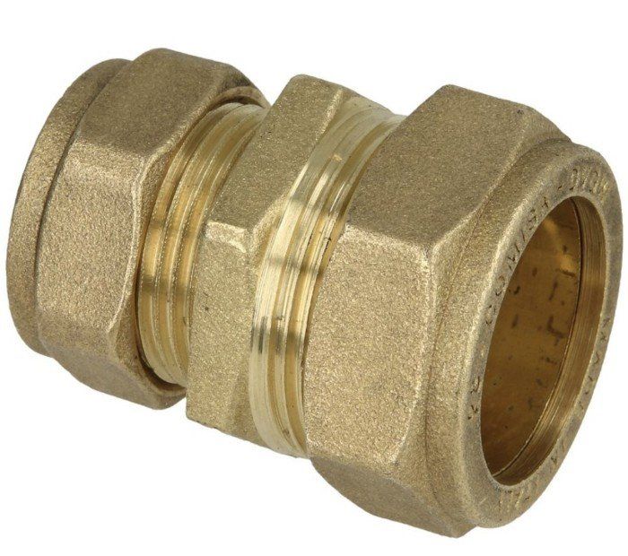 Groot assortiment koppelingen voor gas en waterleiding van 10 to 22 mm