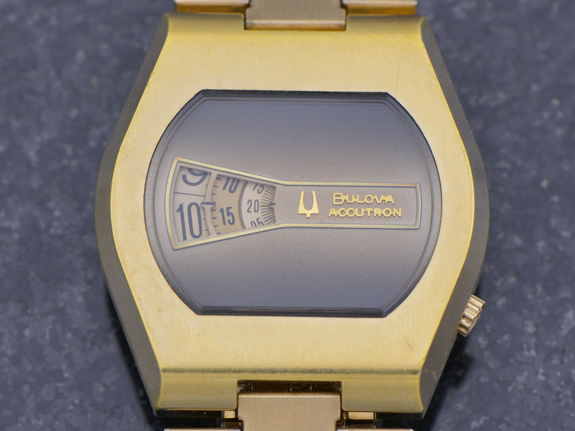 Acccutron 218 direct read tuning fork watch