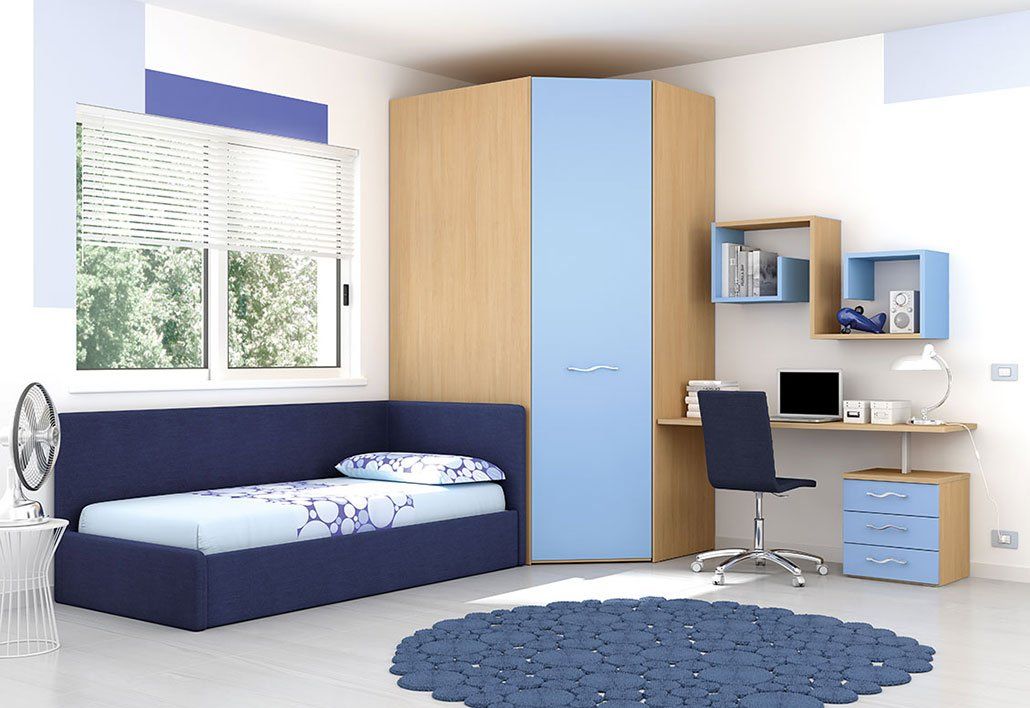 Camera da letto con arredi in legno