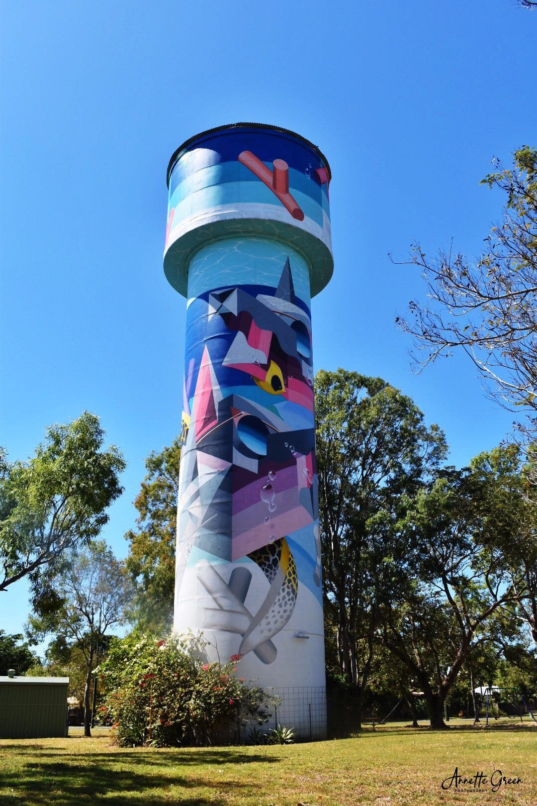Holloway's Beach Water Tower Art, Australian Silo Art Trai