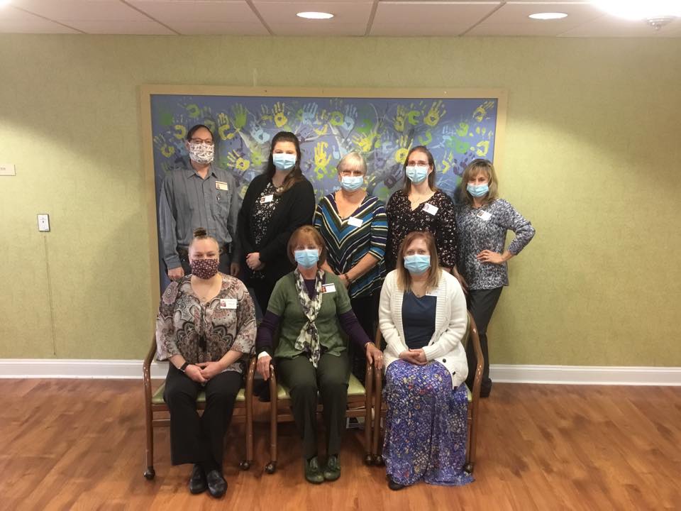 There are key benefits to living in assisted living during the COVID-19 pandemic. Availability of supplies, delicious meals, professional care teams and socialization opportunities help everyone get through each day.