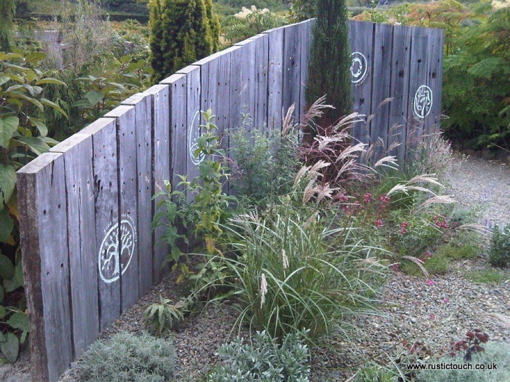 oak sleepers wall