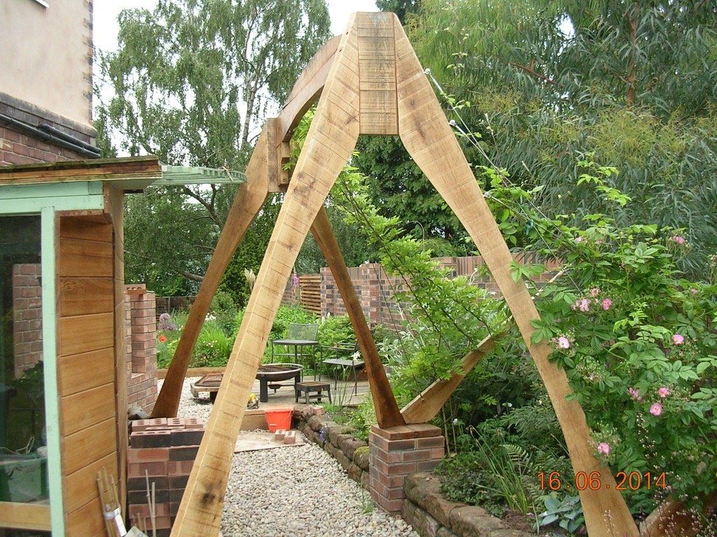 oak garden feature