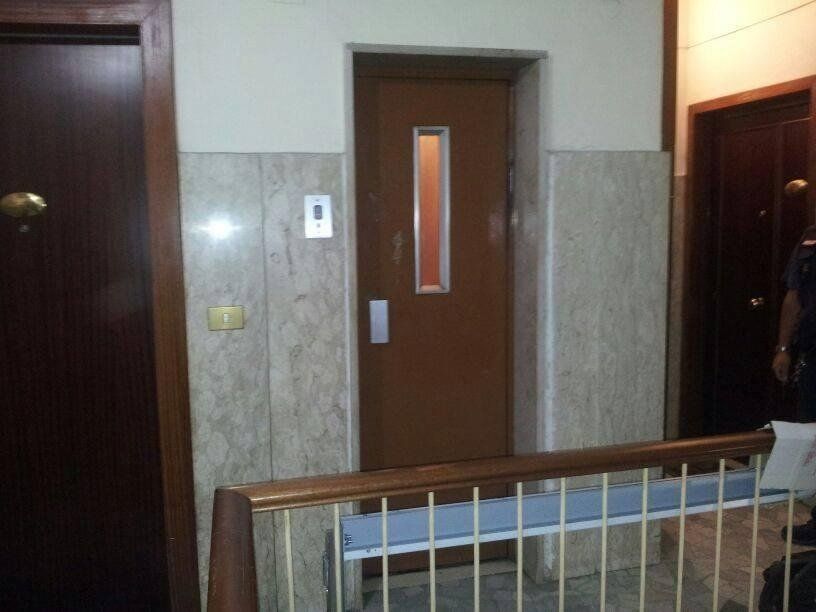 Porta ascensore classica