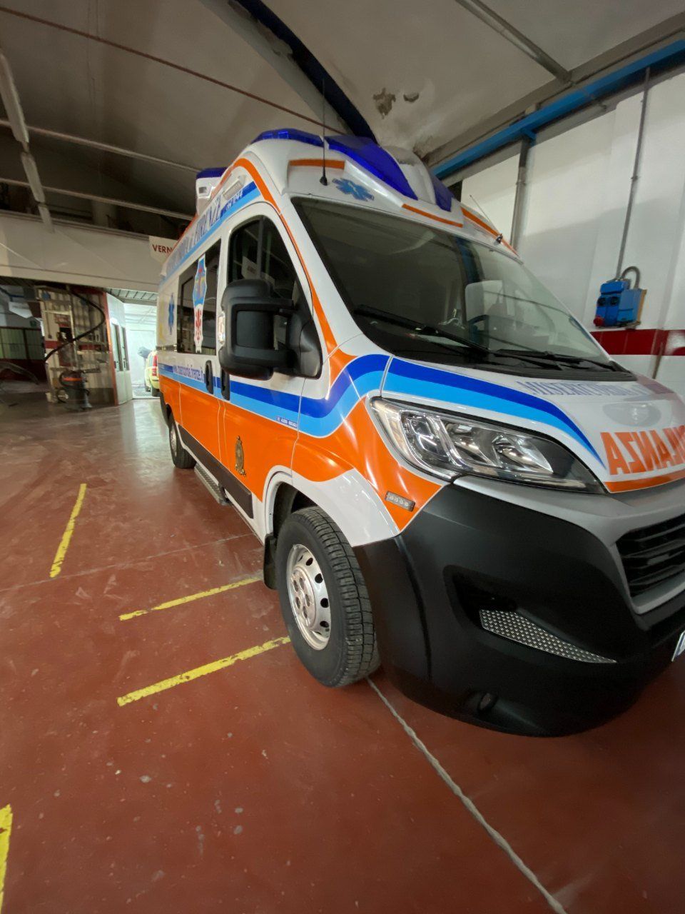 riparazione carrozzeria di autoambulanza