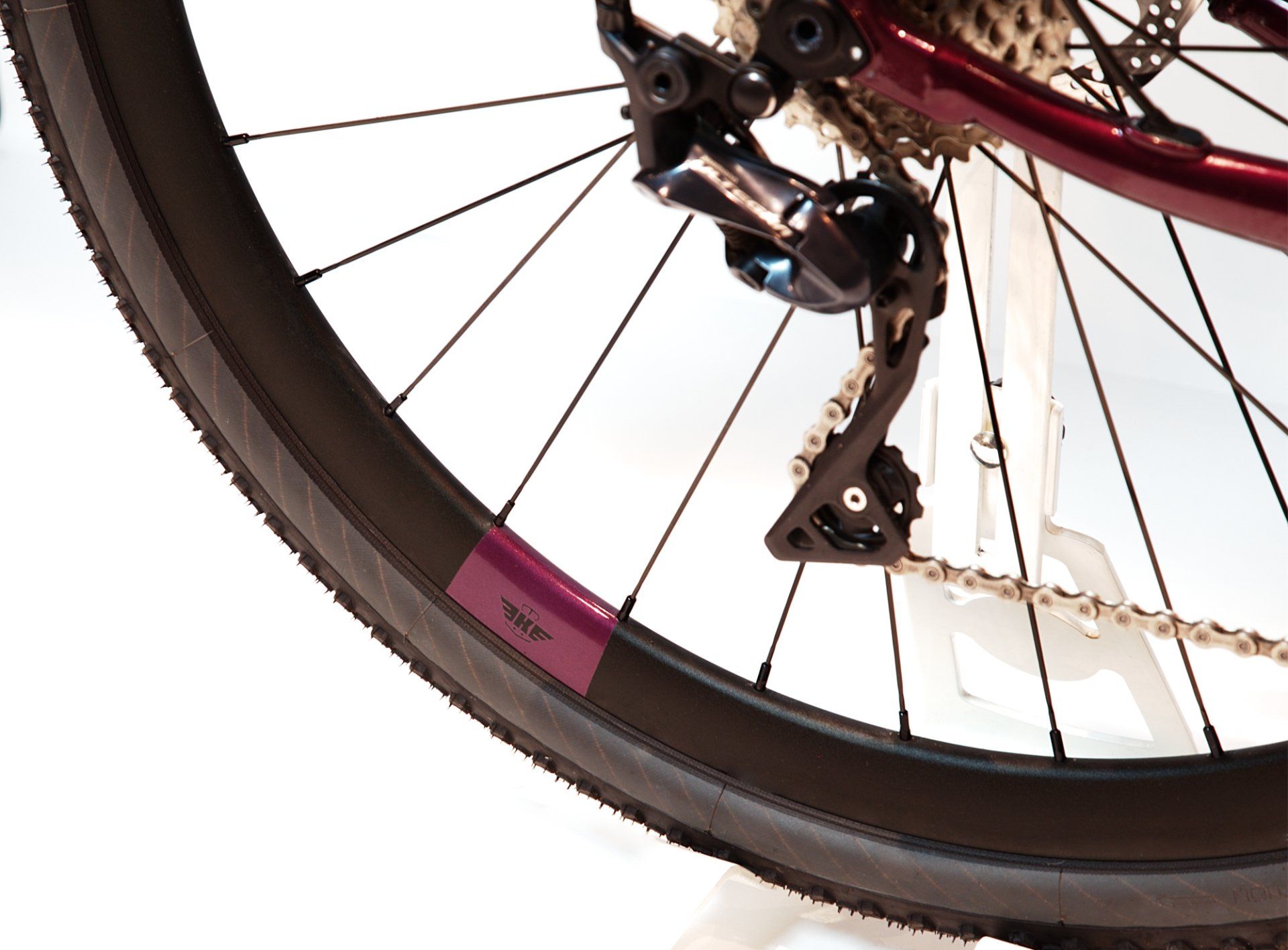SIGNATURE DETAIL ON DT SWISS RIM, PAINTED, NO DECAL(!)