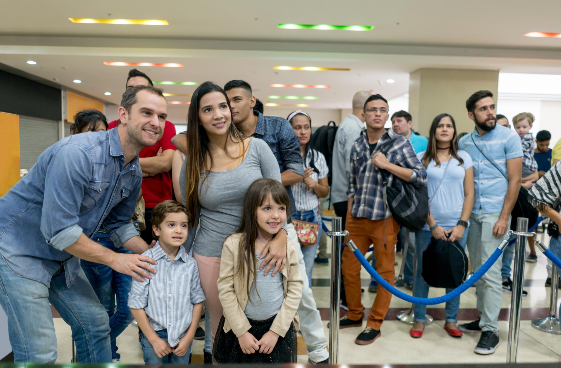 Famiglia in coda