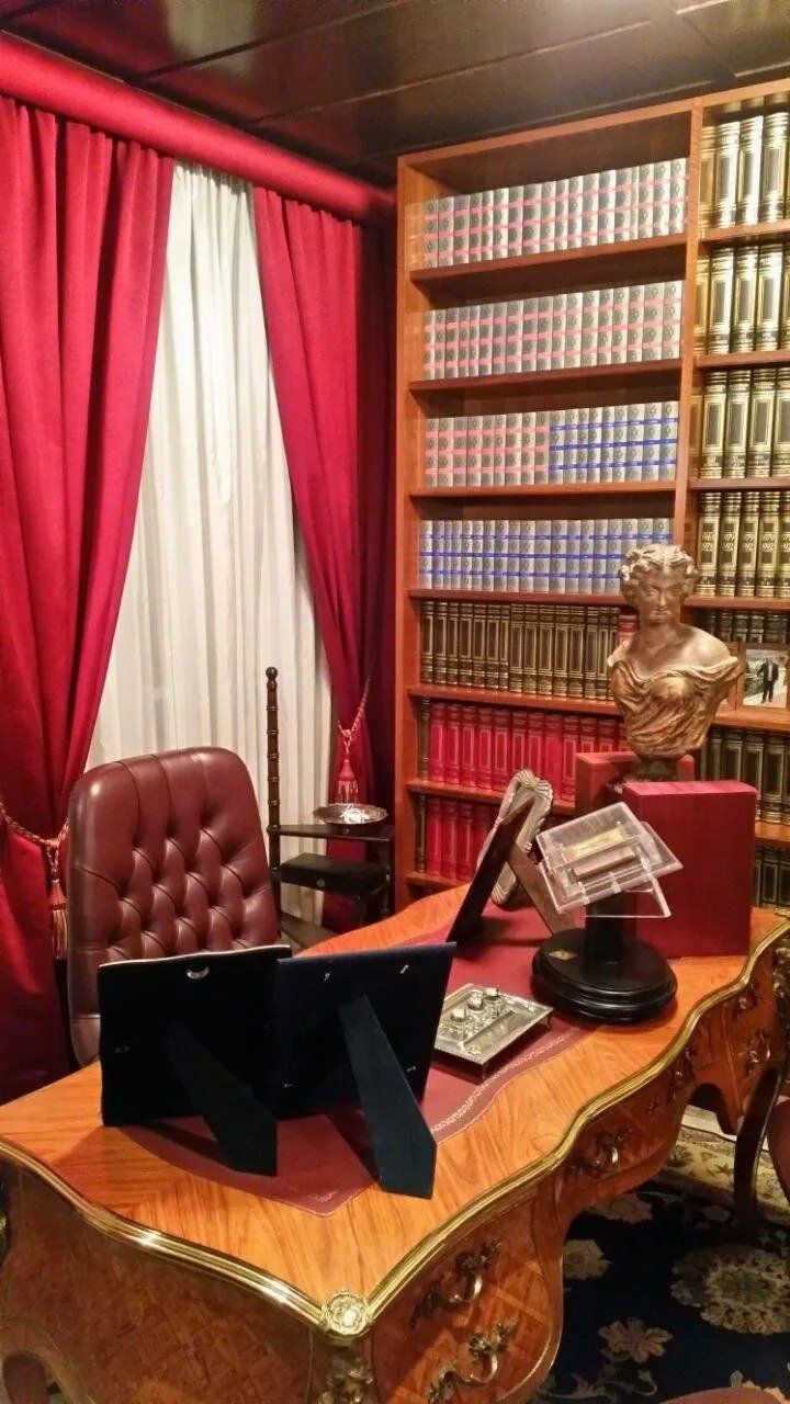 Scrivania studio legale a Milano