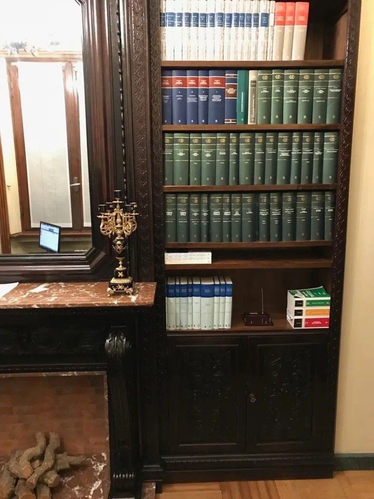 Vetrina con libri