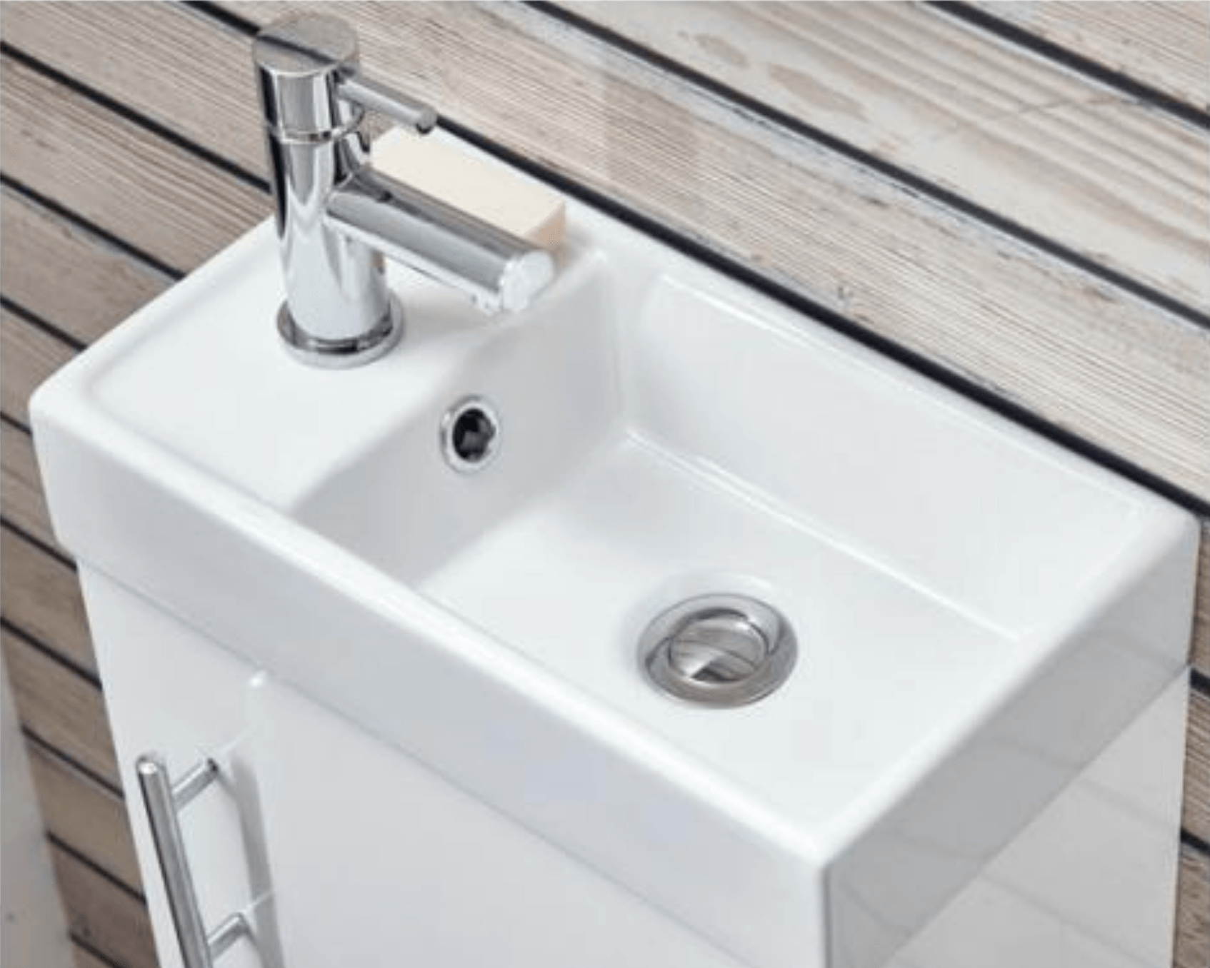 Lanza Cloakroom