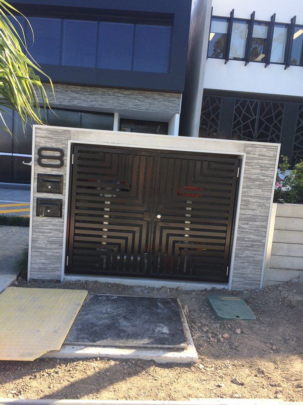 Louvered Gates & Screens services