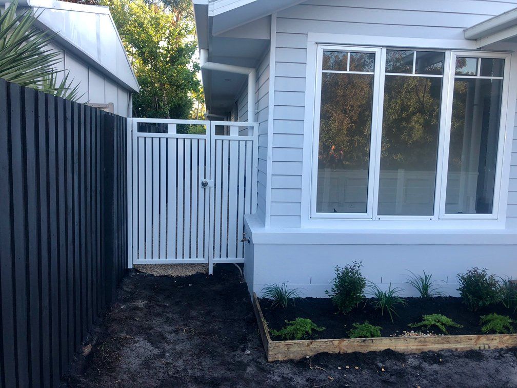 Louvered Gates & Screens Gold Coast