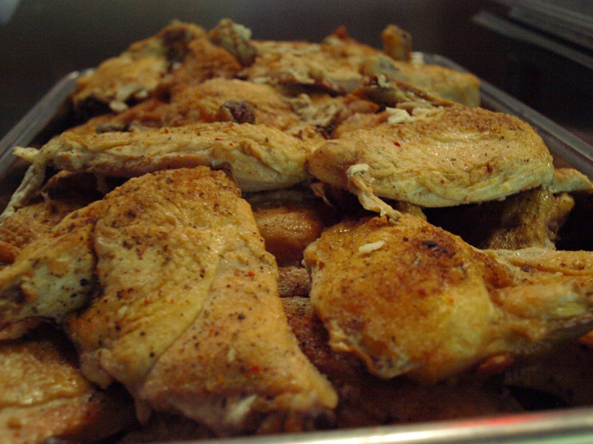 buffet pan filled with chicken