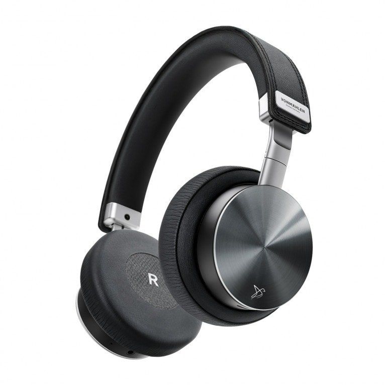 BLACK HEADPHONE