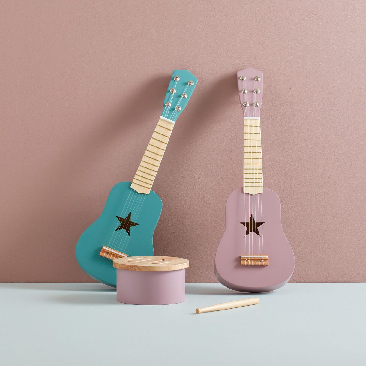 KID WOOD GUITAR AND DRUM