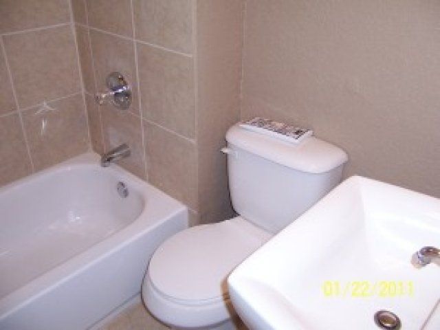 Bathroom with tub in 3418 Jackson St | DiBar Enterprises
