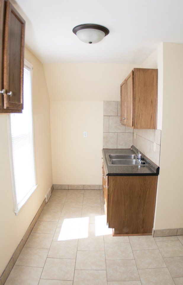 3517 Howard Kitchen