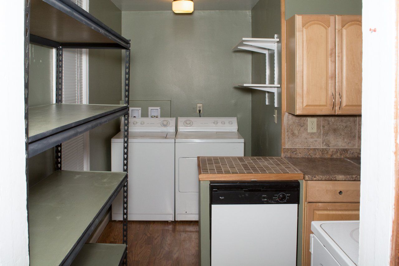 3517 Howard Laundry