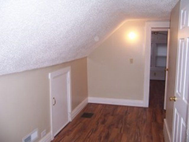 Room in 818 S 33rd St | DiBar Enterprises