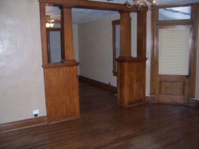 Doorway in 818 S 33rd St | DiBar Enterprises