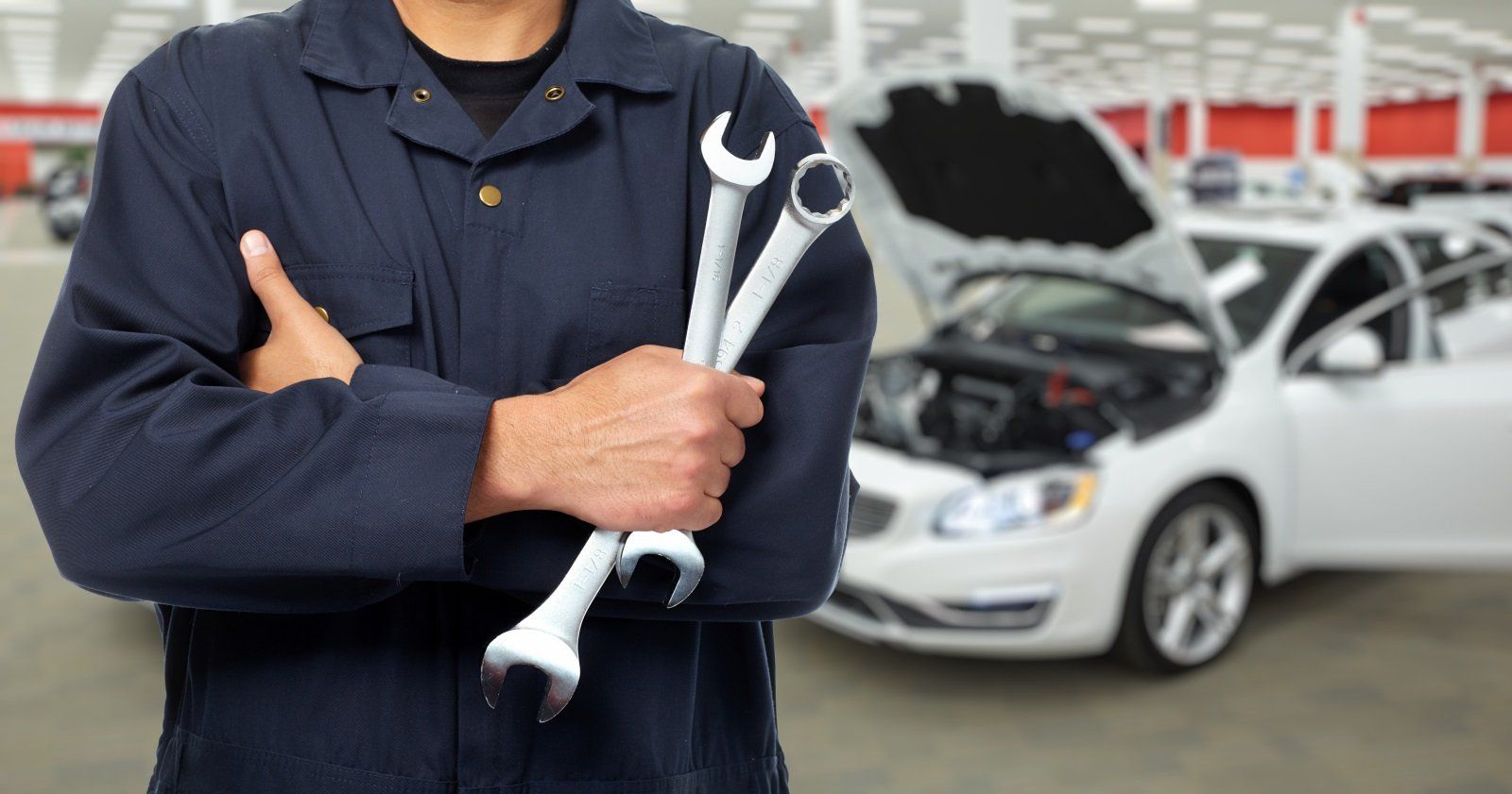 motore auto in fase di riparazione