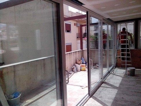 porta finestra scorrevole aperta