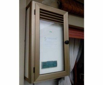 armadietto in alluminio con vetro