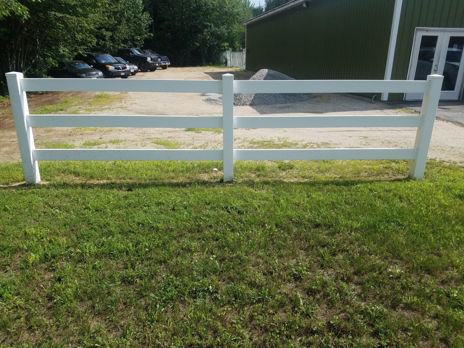 Rail Vinyl Fence Company in Conway & Ossipee, NH; Windham & Farmington, ME