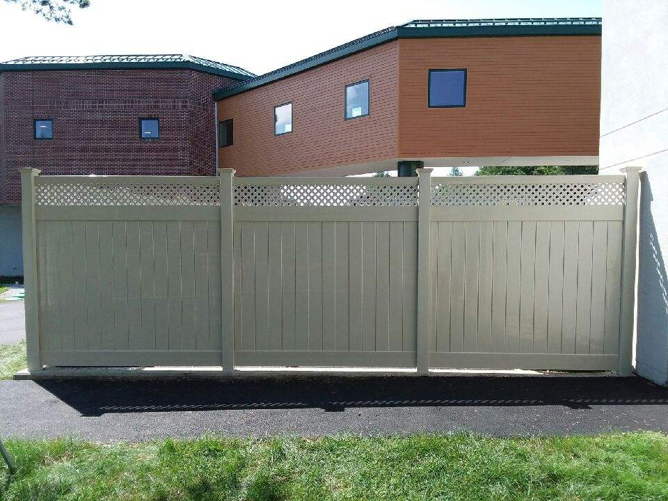 Privacy Vinyl Fence Company in Norway, Oxford, Auburn, Portland & Lewiston, ME