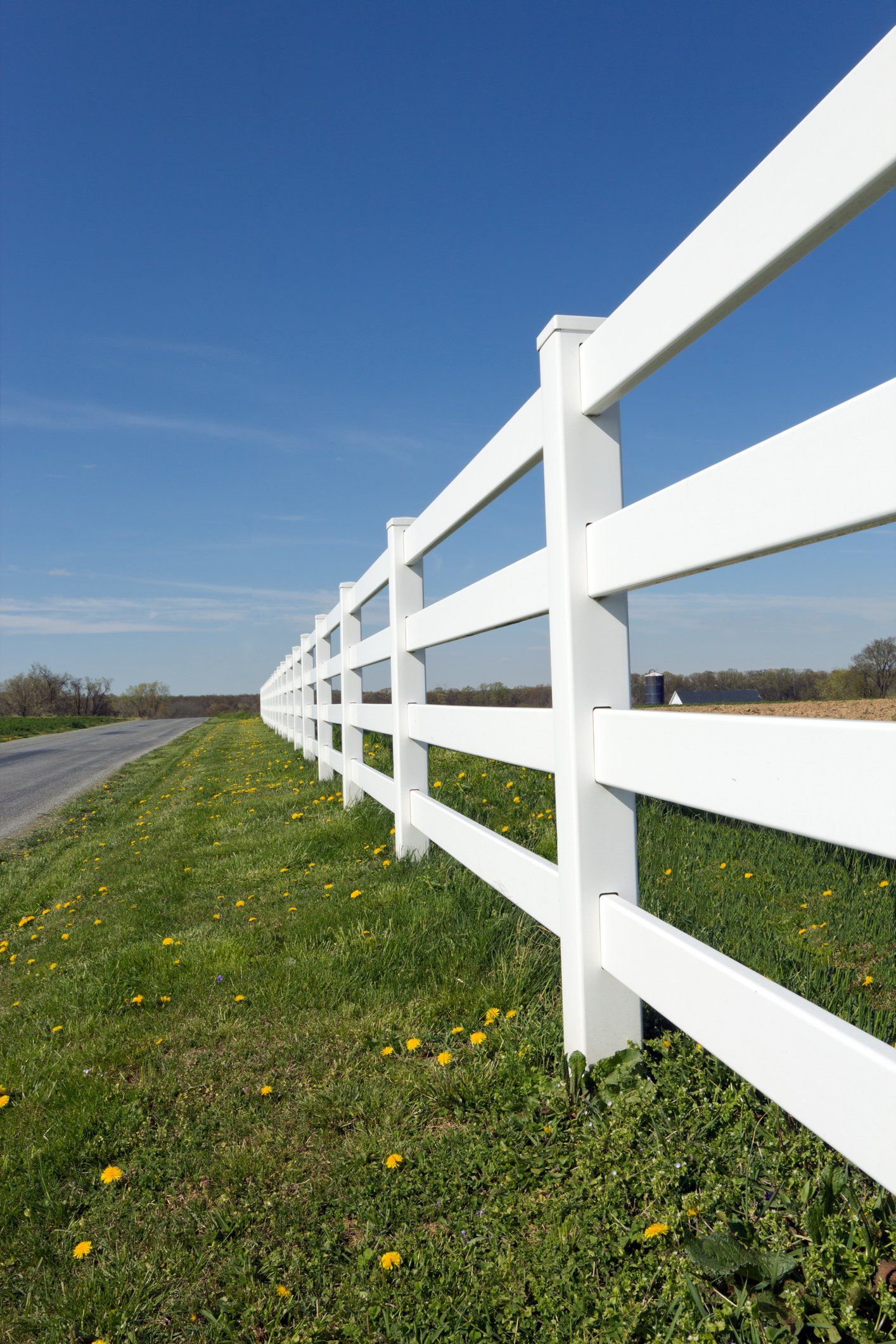Rail Vinyl Fence Company in Norway, Oxford, Auburn, Portland & Lewiston, ME