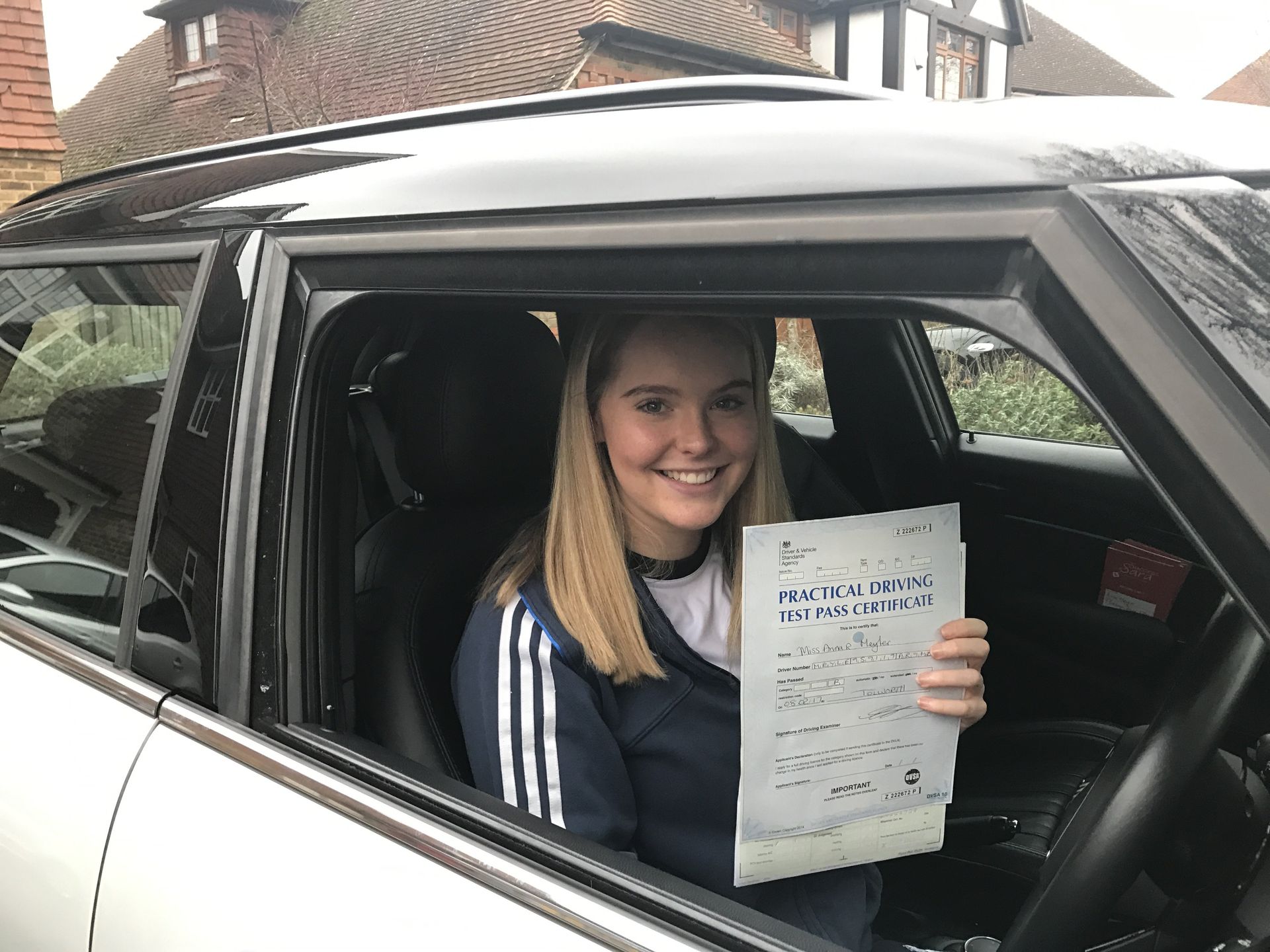Driver training - Thames Ditton, Surrey - Success With Sara - passed