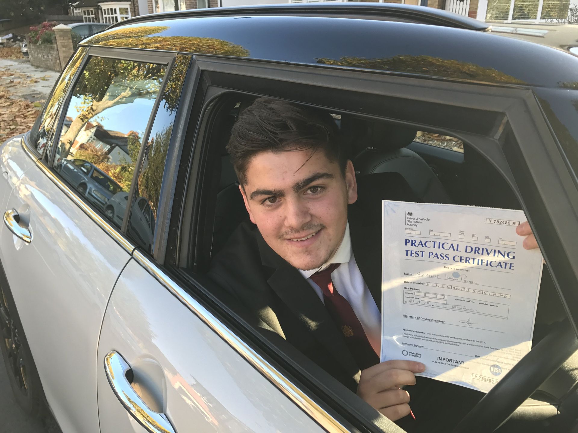 Driver training - Thames Ditton, Surrey - Success With Sara - passed