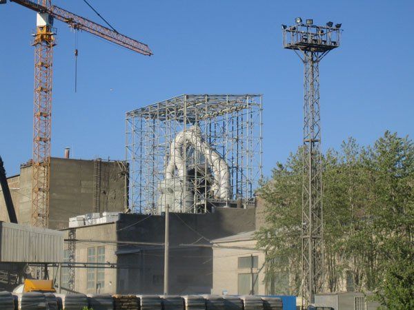 Stalažas ap cementa rūpnīcu