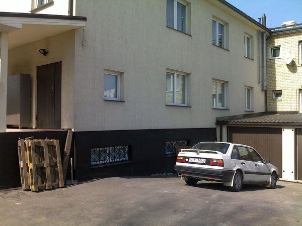 biroja telpu stāvlaukums