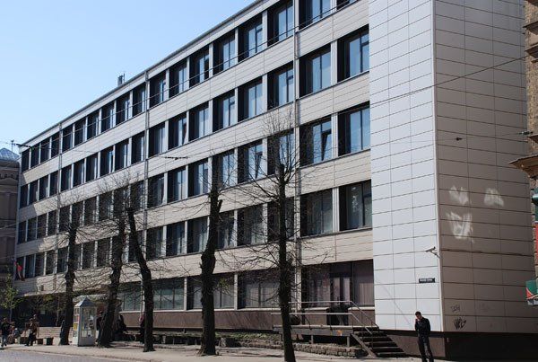 Tehniskā koledža no sāna
