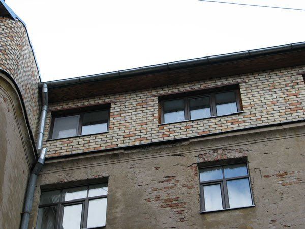Dzīvojamās mājas jumta stāvs
