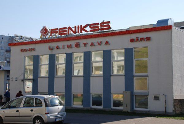 Auto pie spēļu zāles