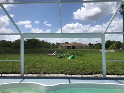 Screen Repair — Fully Insulated Elite Rooms in Lehigh Acres, FL