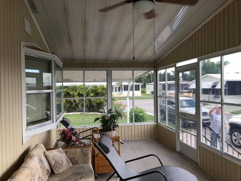Screen Replacement — Vinyl & Acrylic Rooms in Lehigh Acres, FL