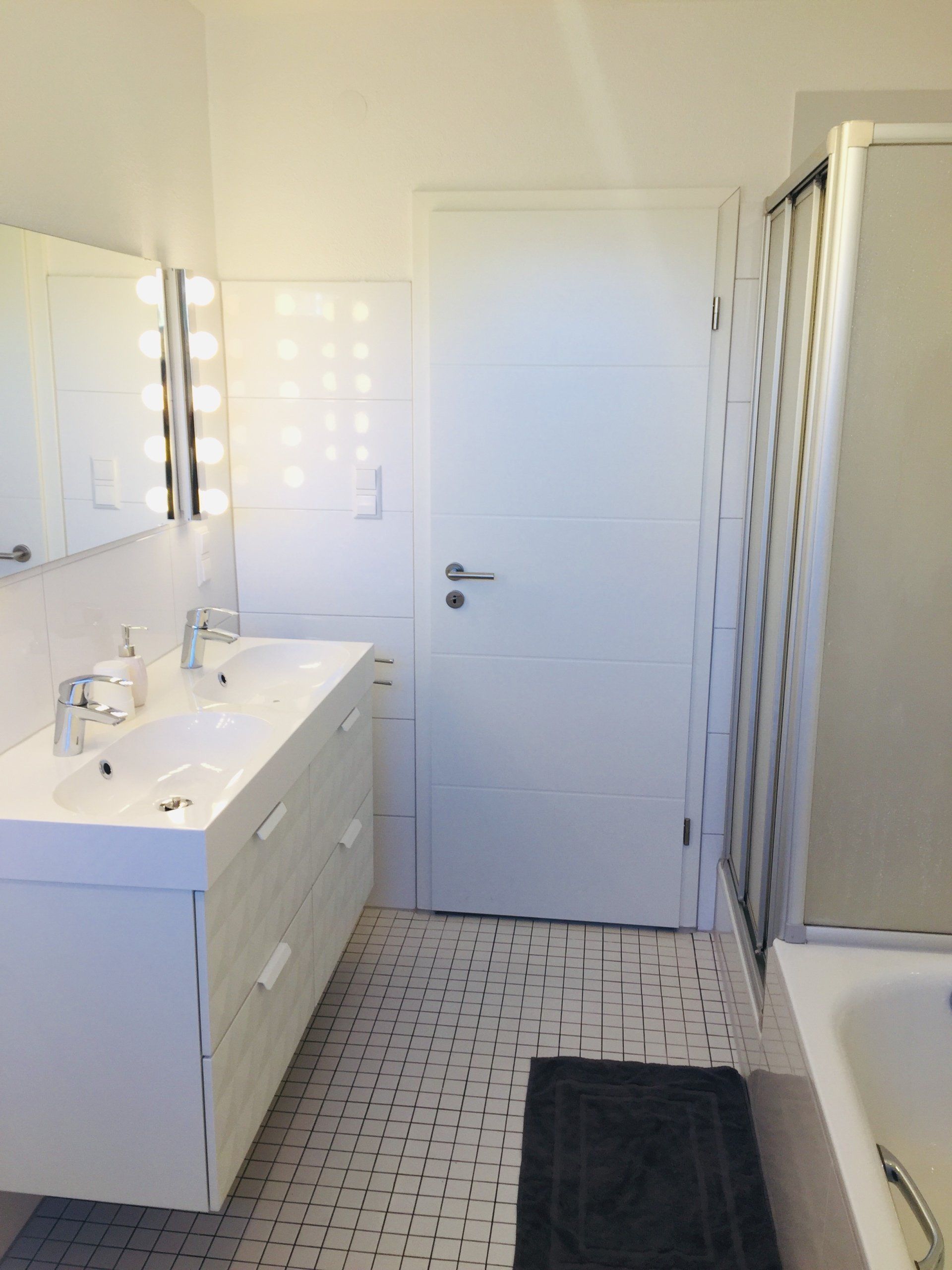 großes Badezimmer