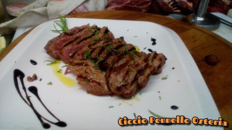 piatto di carne alla griglia