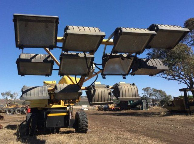 used equipment for construction truck with lights