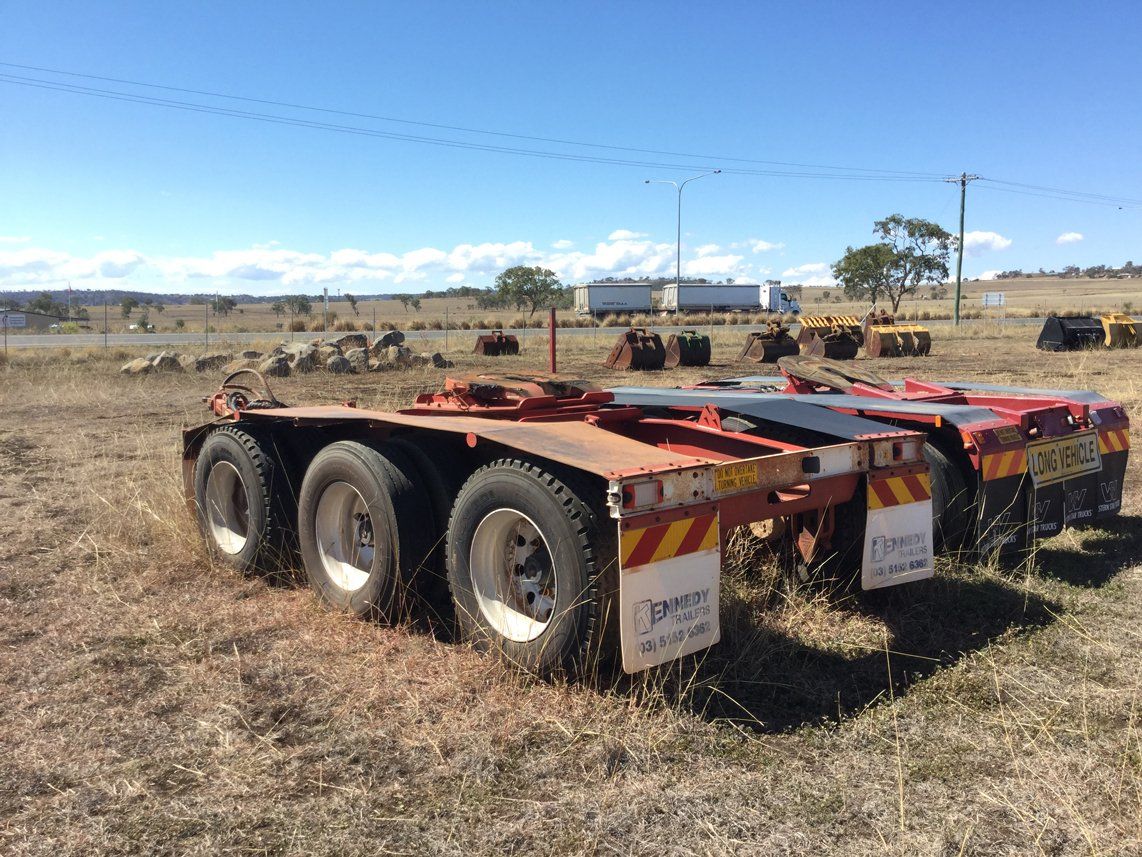 Long vehicle trailers