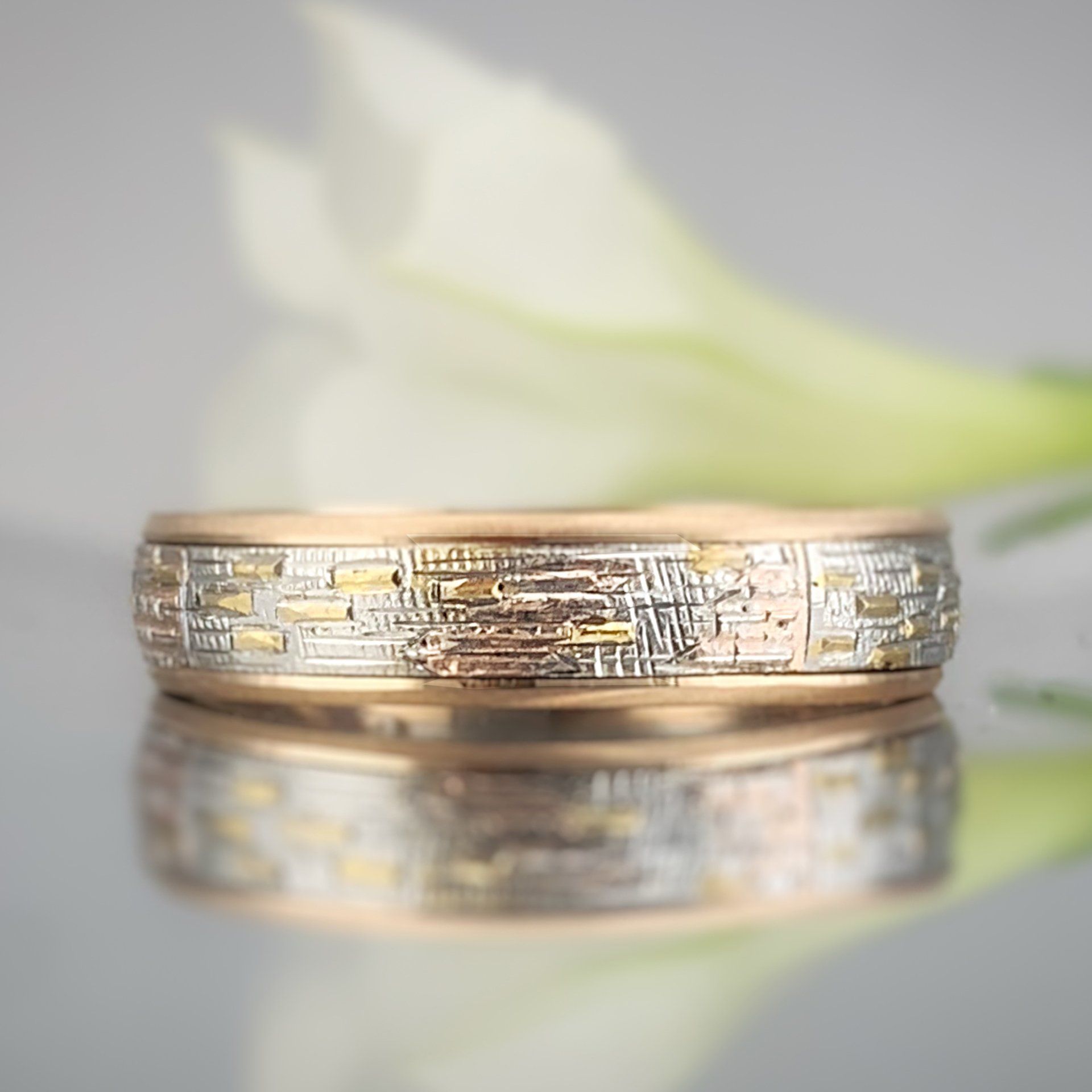 custom inlaid gold ring