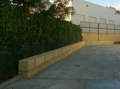 Retaining2
