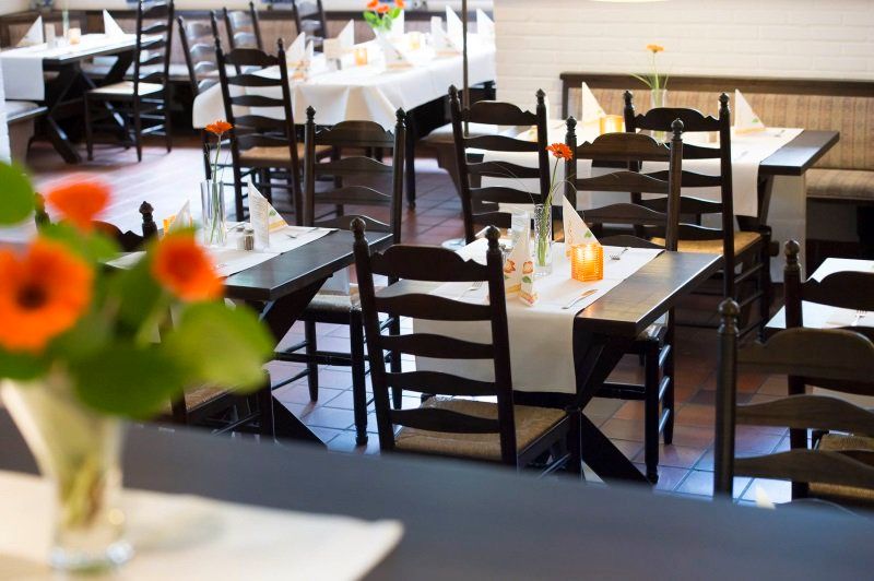 Tische vom Restaurant vom Hotel „Haus Große Kettler“