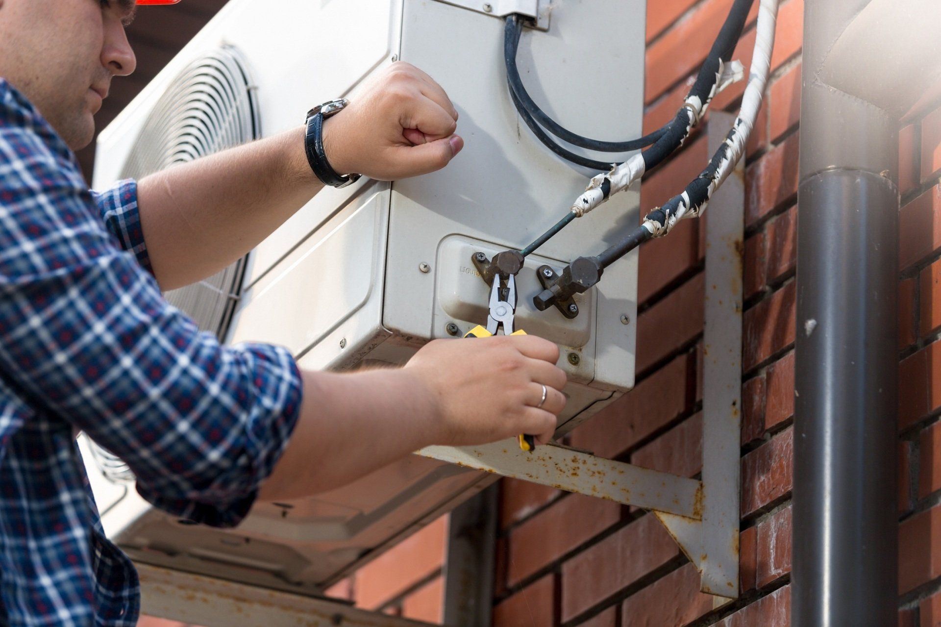 Manutenzione e installazione di condizionatori a Bologna