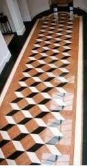 Pavimento in marmo con mosaico