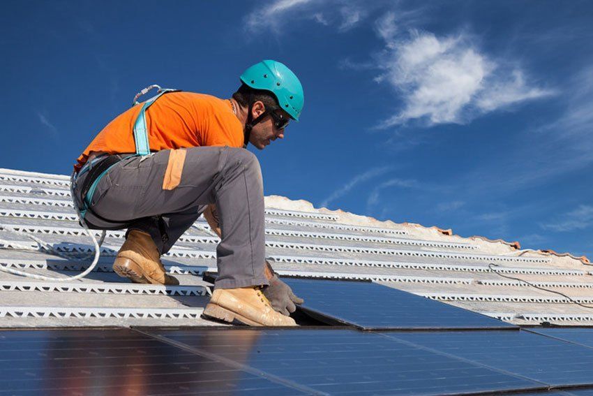 installing solar panel